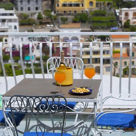 Estate4home- La Casa Del Maresciallo * 포지타노